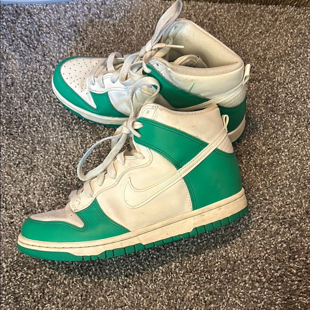 Nike High-Top Sneakers in Green and White